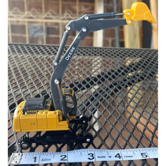 Mixed Lot of 6 Superheroes and John Deere Collectible Toys Multicolored (READ) - Picture 6 of 10